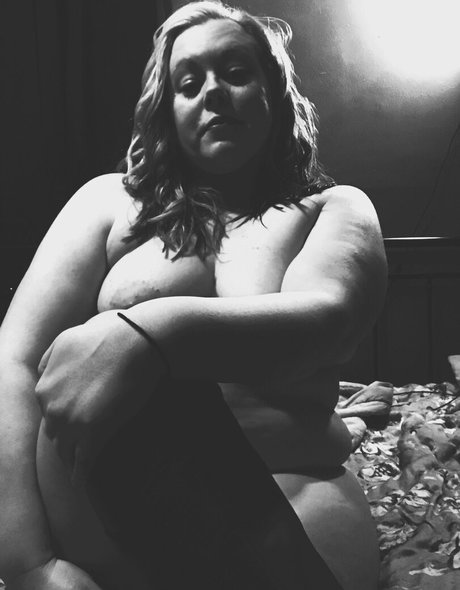 yourgalphronia naked model galleries