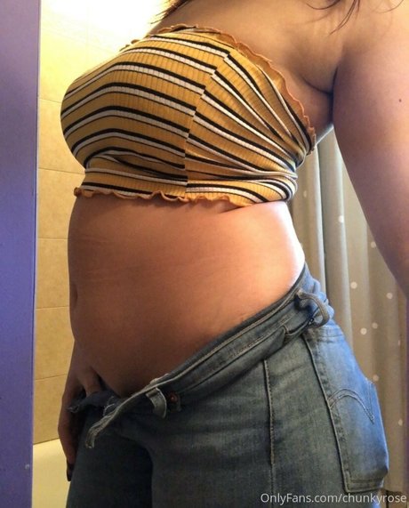 chunkyrose model hot photo