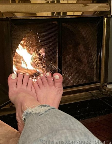 mom daughter onlyfans sex photo