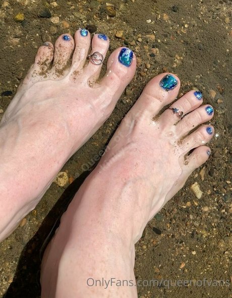 queenofvans model nude gallery