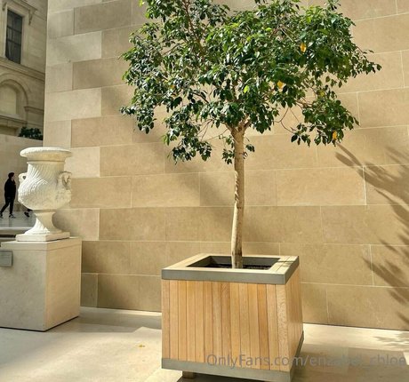 enzabel chloe star nude photos