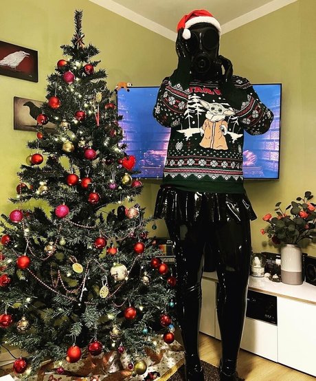 heavyrubberette free model erotic picture