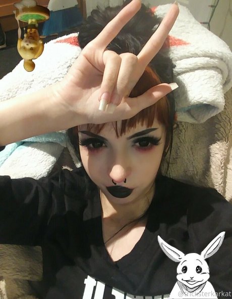 Tricksterkarkat model high quality pics