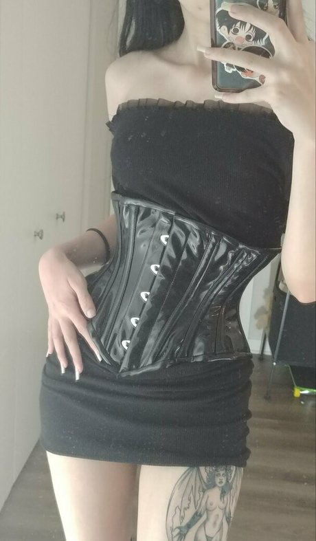 Tricksterkarkat star exclusive pics