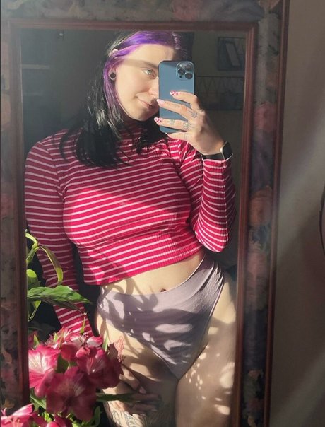 curvy girls onlyfans top image