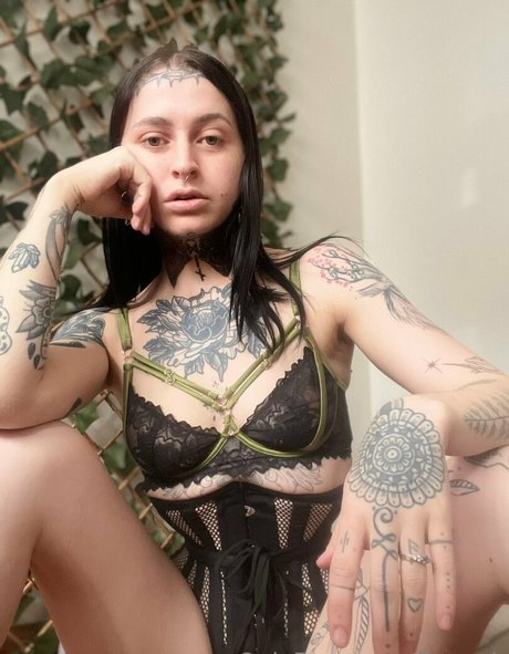 floworb pretty pornstar image