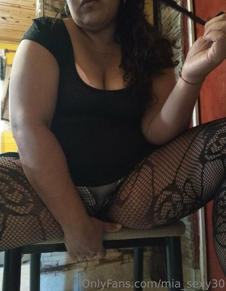 asian cheerleader onlyfans top pic