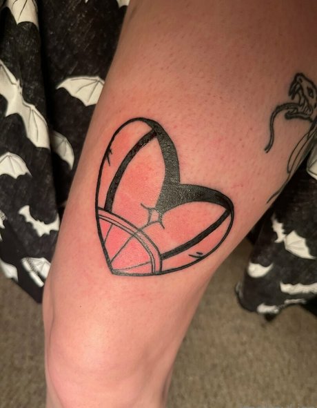 lisasayshello star naked picture