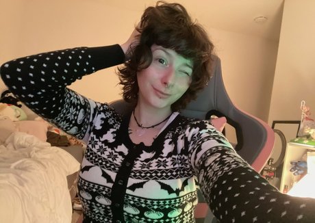 lisasayshello nude actress pics