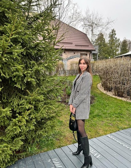 lili babe pornstar picture