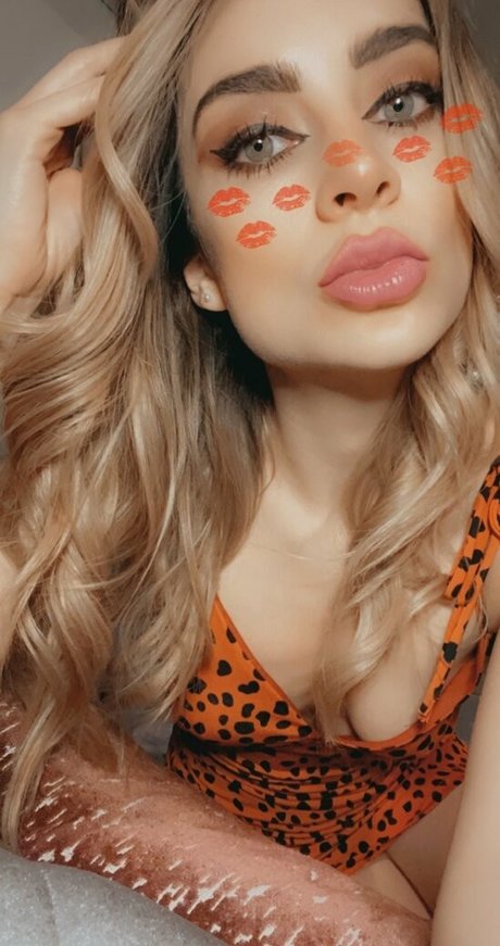 czechm8 hot actress images