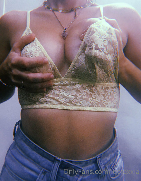 lucrexxia erotic pornstar pictures