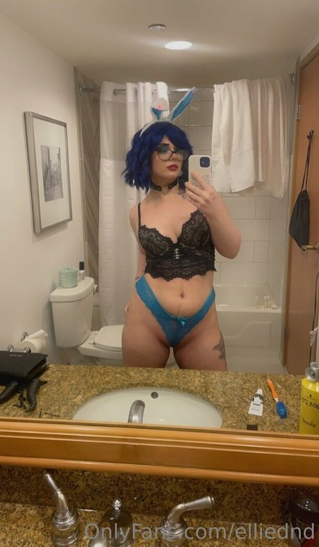 EllieDND model xxx photo