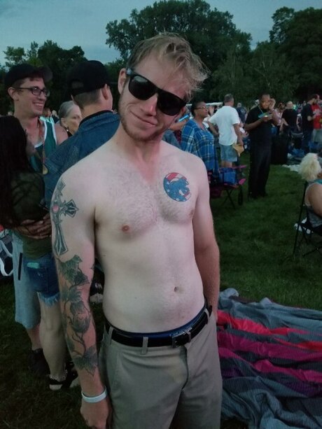 Riotvan nudes star pic