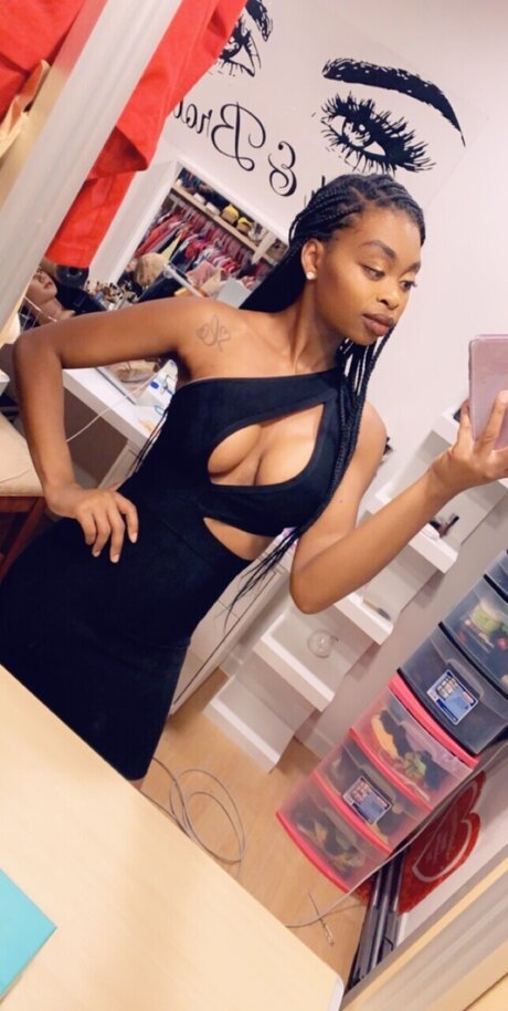 TittsMcGee model erotic archive