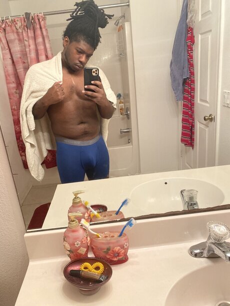 KingmeeK pornstar xxx photo