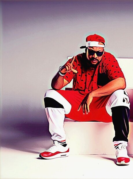 C Strong Bloodline model free pic