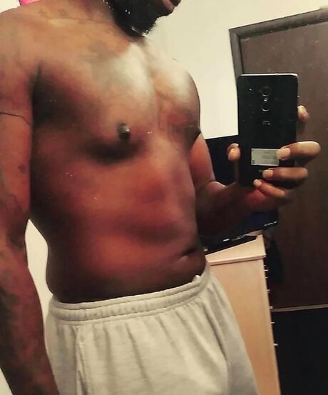 Mouthful exclusive model picture