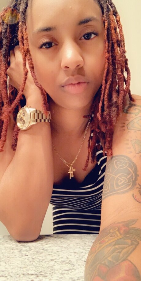 Gushyyy pornstar free pics