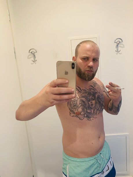 Fraty pornstar exclusive photos