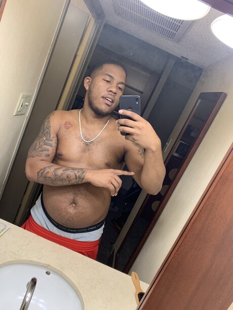 WillieWill star nude pictures