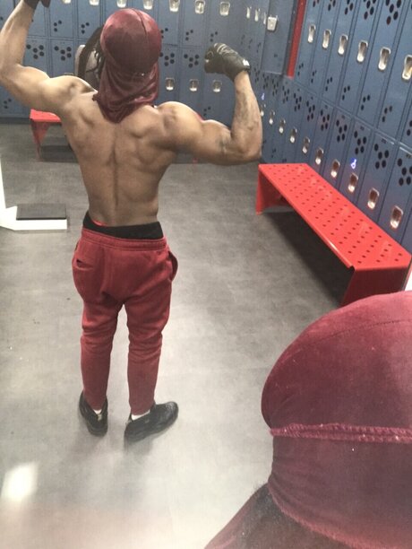 Oweezy pornstar nude archive