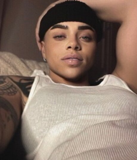 Netti naked model photos