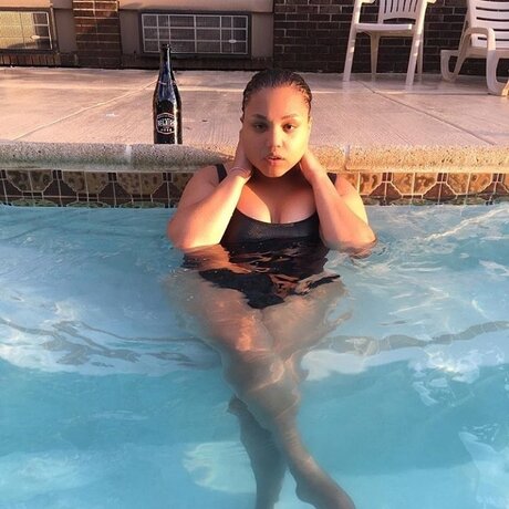 AshFUVKUNGlee_ star top picture