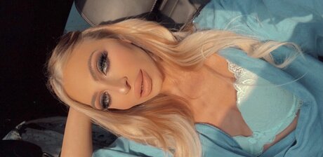 IrisBae model naked gallery