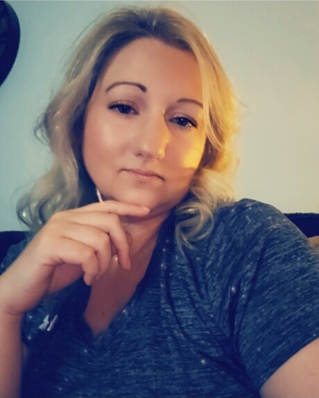 Lizzy Stephenz exclusive model img