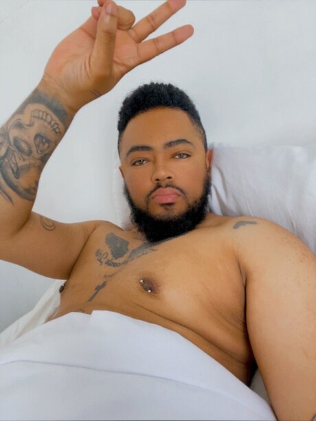 iKillGiants model porn pics