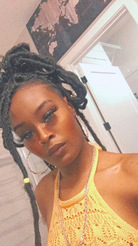 ChnkiiBabii pornstar naked gallery