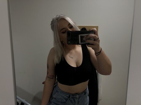 ellzbabeee nice model img