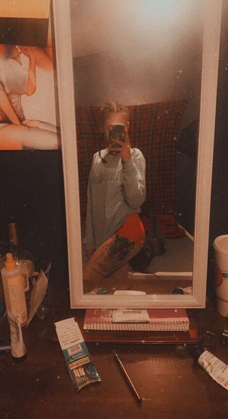 Savanna Ashley Engel naked model picture