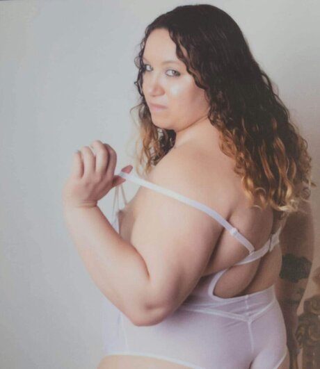 Kristi Shari exclusive model pictures