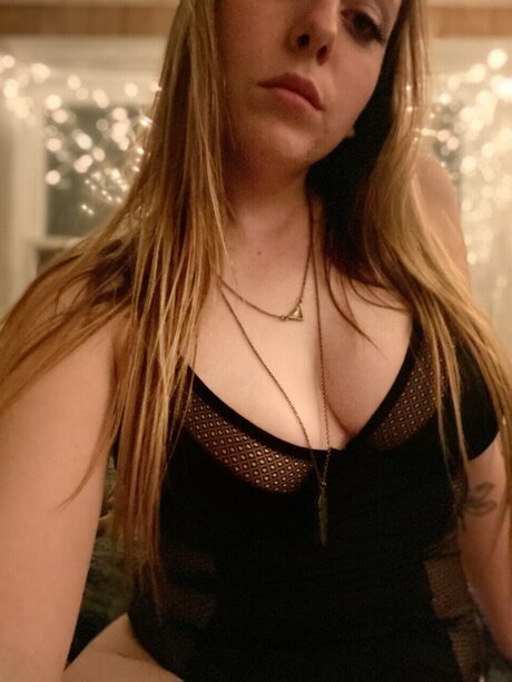 Ashley Maier pretty star photo