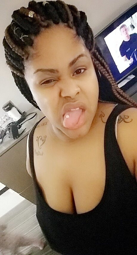 Simone Smilez_ art star pictures