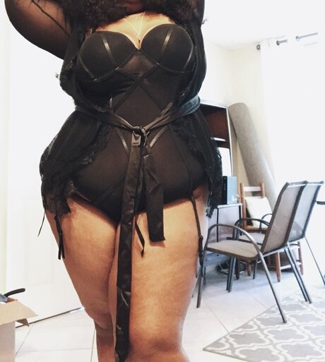 JellyB052 xxx actress img