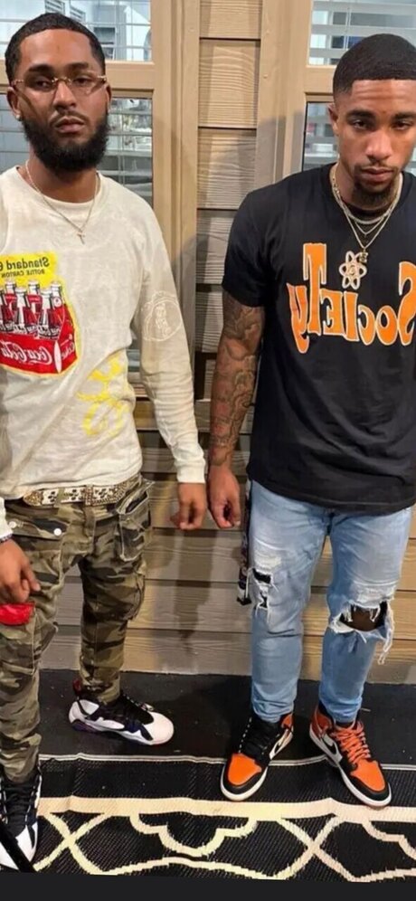 Masked Bottom top model image