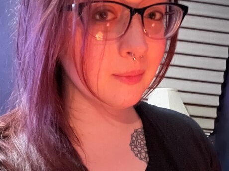 Idolomantis exclusive actress photos