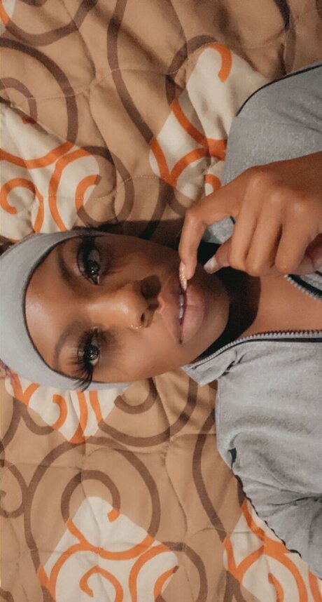 Saiyoko model free pics