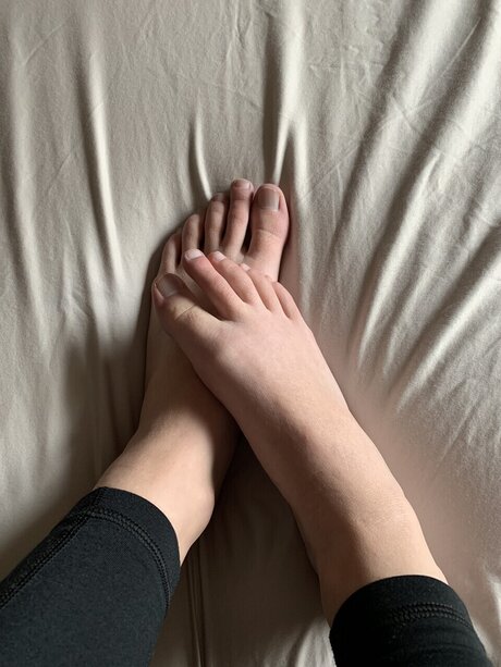 clearlyfeet model naked image