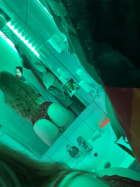 Elly Ess star pornographic photos