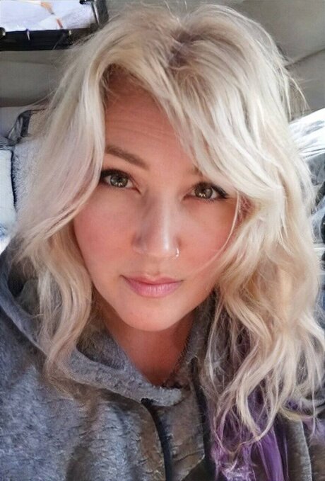 DeviouslilD nude actress img