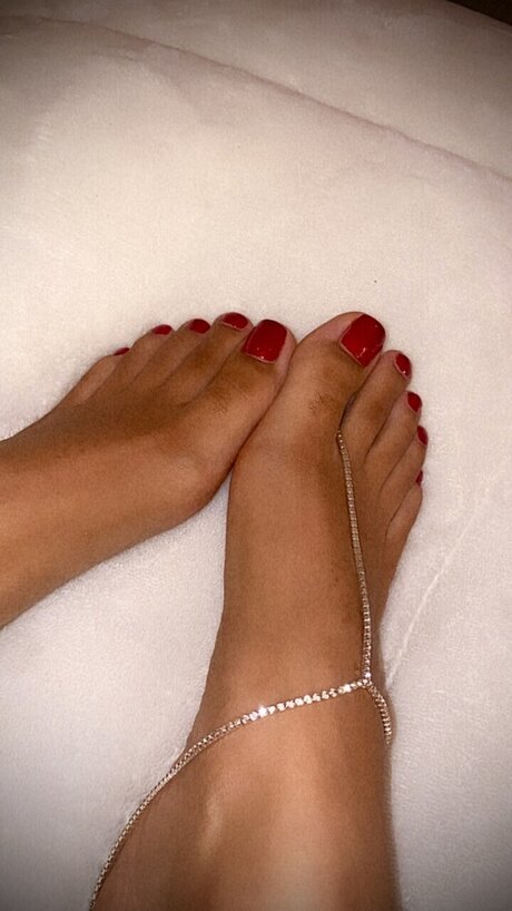 RealiableQueen beautiful model pictures