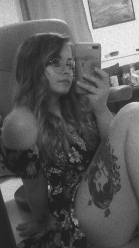 Sweet Nothings star erotic img