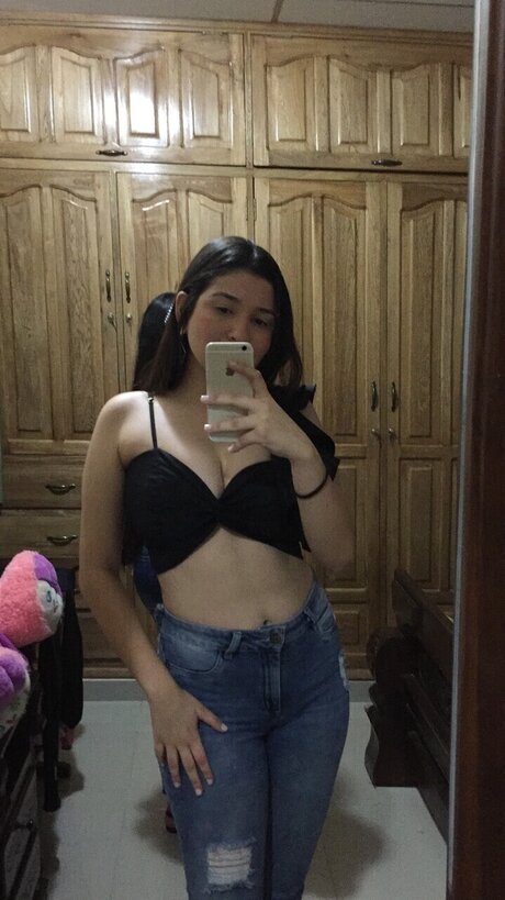 Lunita Caliente beautiful model archive