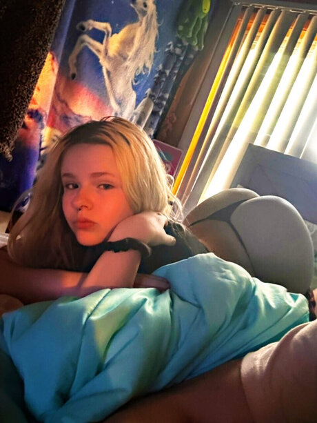 Lil Freak_ art pornstar photos