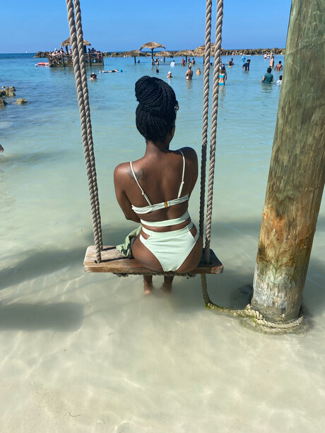 Baddie Business xxx model image