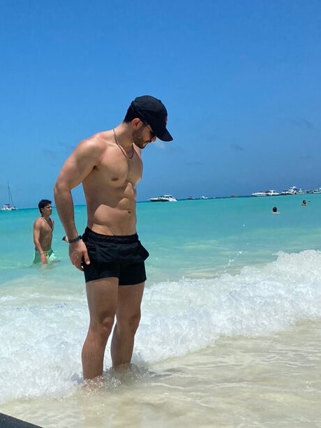 ZIIR nudes actress pictures